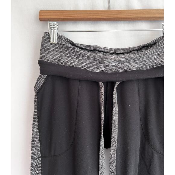 LULULEMON Base Runner Pant Size 4 Black Stripe White Jogger Athletic Women - Picture 3 of 9